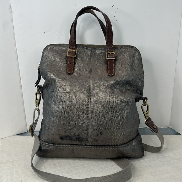 Fossil The Explorer Leather Fold-Over Crossbody Bag in metallic silver - Picture 4 of 12